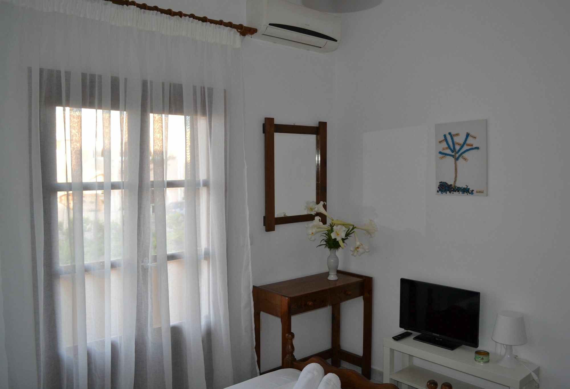 Floralia Hotel Karterados  Luaran gambar